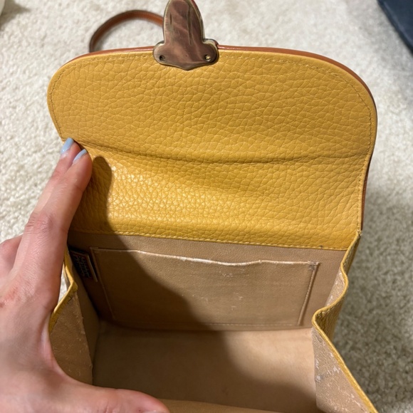 COPY - Vintage Dooney & Bourke crossbody - Picture 4 of 6